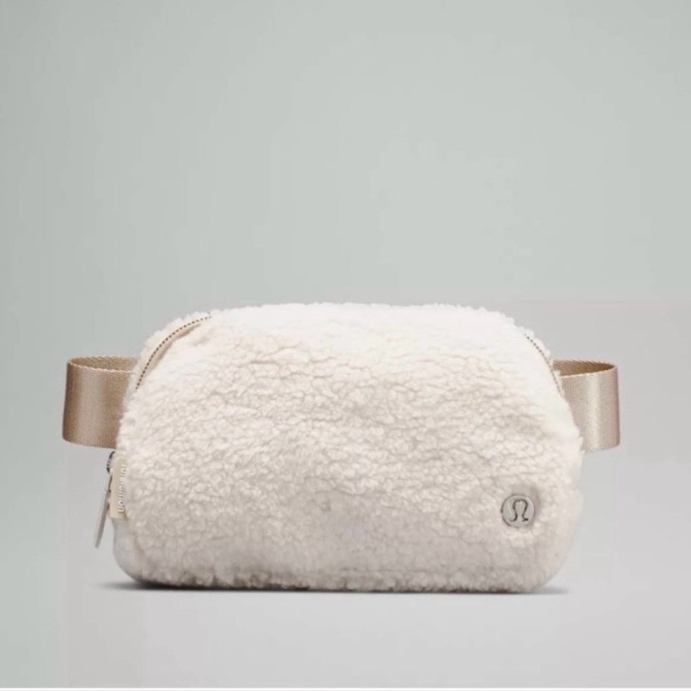 Lululemon Athletica Everywhere Winter White Fleece Belt Bag